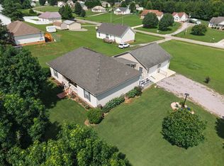 27 Ridgeline Dr, Fayetteville, TN 37334