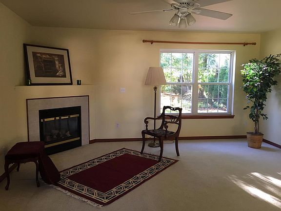 3rd image of 374 Taylor Ln