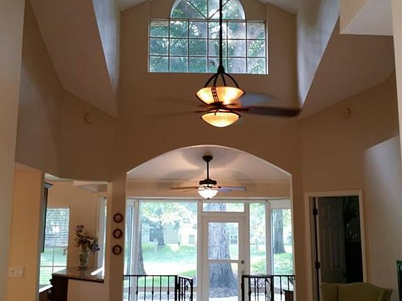 5th image of 225 Wimbledon Cir #225