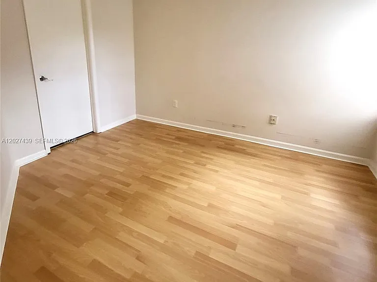 1011 Crystal Way #N — Photo 10