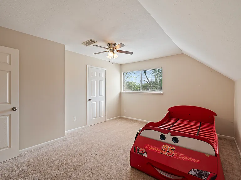 719 Reseda Dr — Photo 17