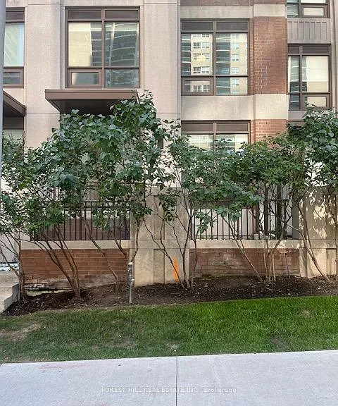 310 Tweedsmuir Ave #Townhouse 4 — Photo 4