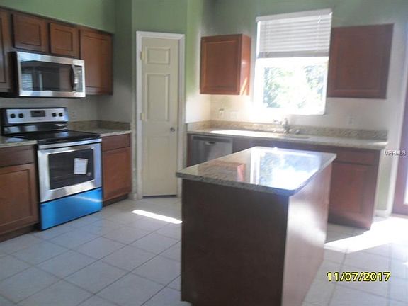 3rd image of 24940 Hyde Park Blvd