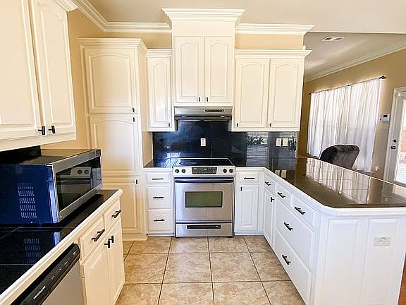 5th image of 6901 Lakecrest Dr