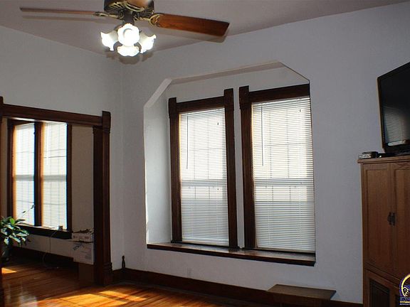 3rd image of 410 Exchange St