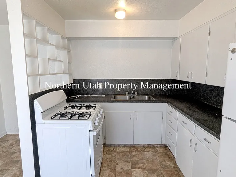 2870 Monroe Blvd #2 — Photo 6