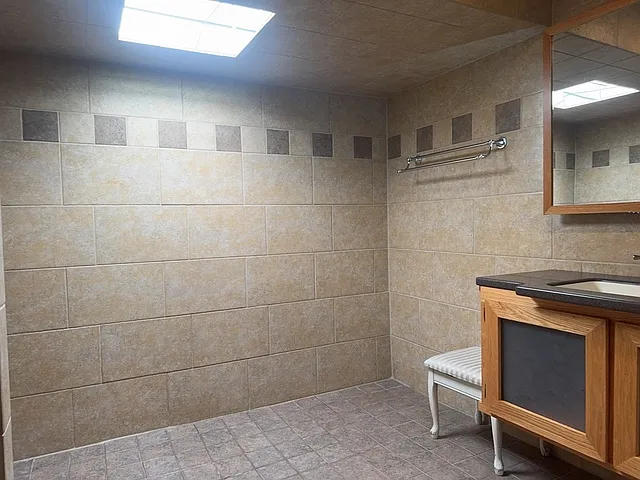 3829 Eastway Dr — Photo 15