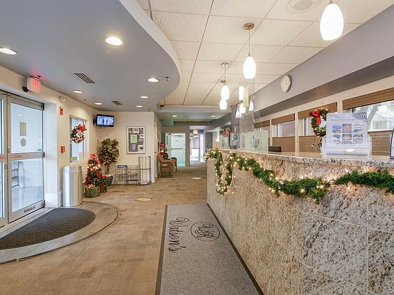 4th image of 901 Ocean Ave #419