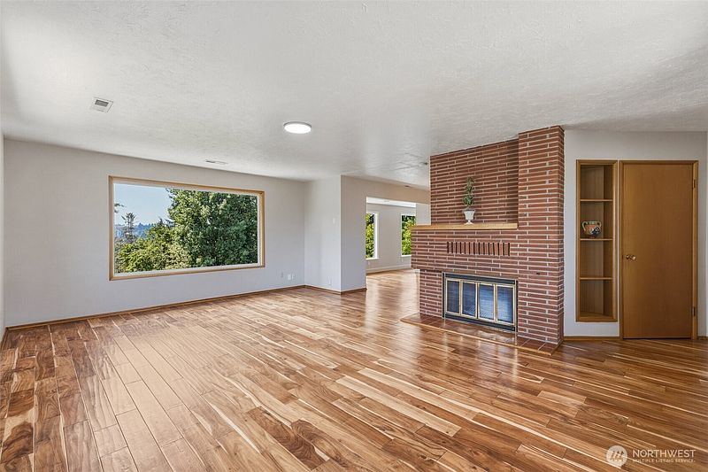 3rd image of 135 Victoria Street
