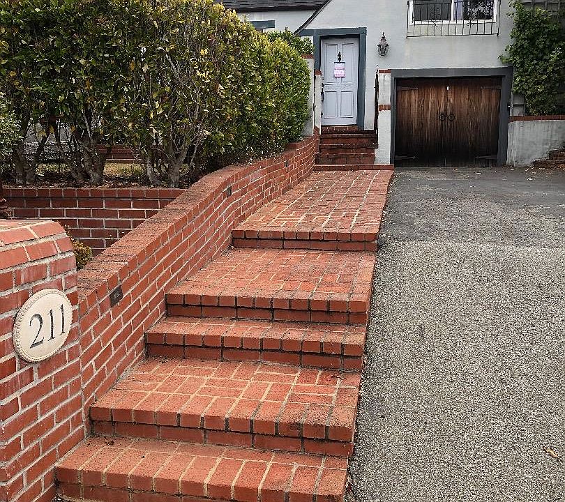 1st image of 211 Claudius Dr