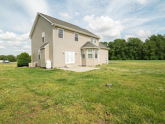 5th image of 106 Rose Ct