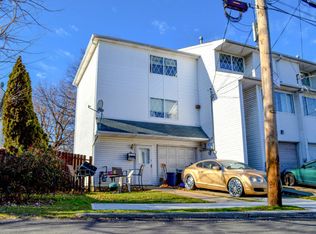 42 Post Ln, Staten Island, NY