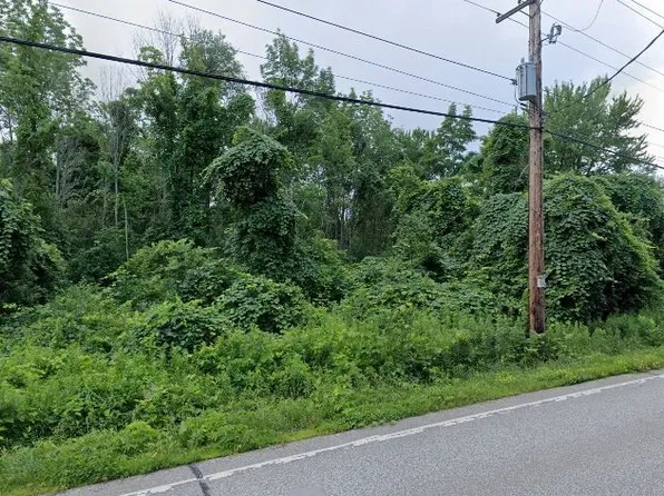 E Gore Rd, Erie, PA 16504