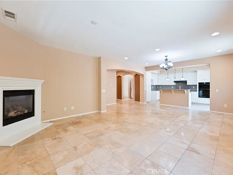 3513 W Hughes Ln — Photo 6