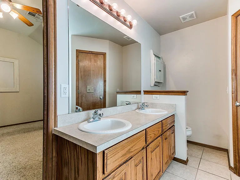 1708 Meadow Run Dr — Photo 14