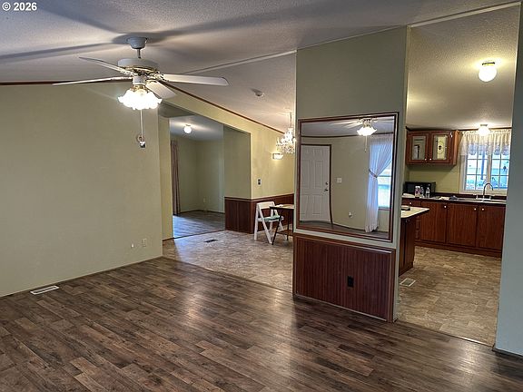 4th image of 235 SE Twin Oaks Loop