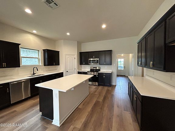 4th image of 116 Betrillo Ct