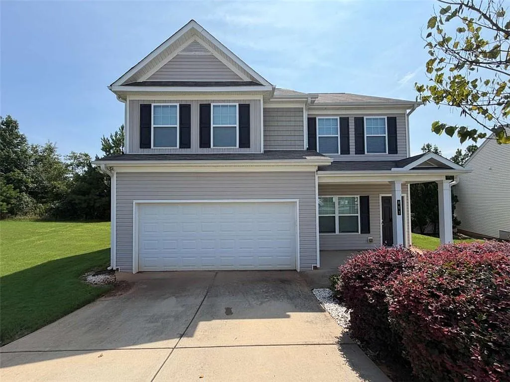 4 bed, 2.5 bath, 2102 sqft, $2,350 — Photo 1