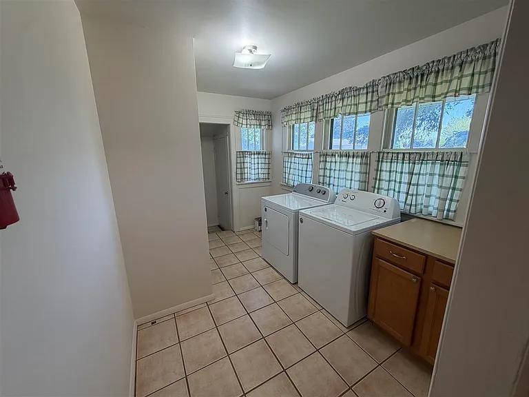 1104 Bridge St #A — Photo 15