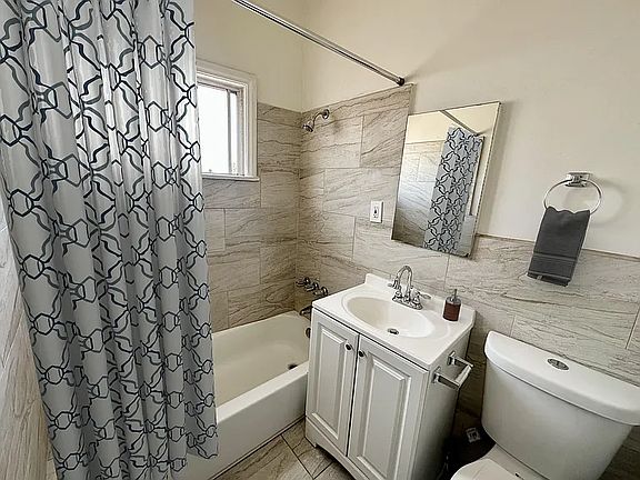 4th image of 1025 S Orange Dr #109