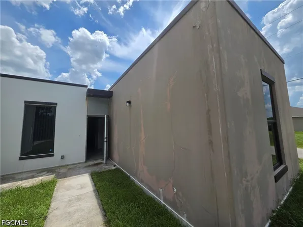 3515 75th St, Lehigh Acres, FL 33971