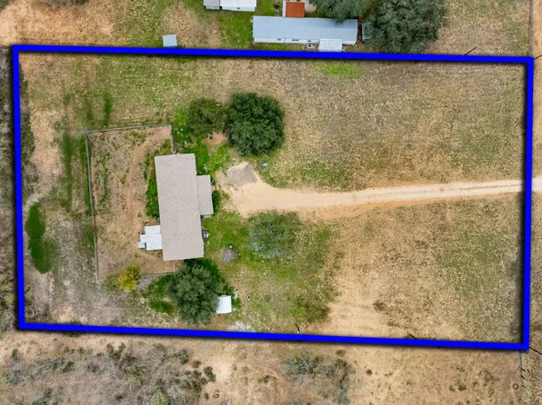 300 County Road 307, Floresville, TX 78114