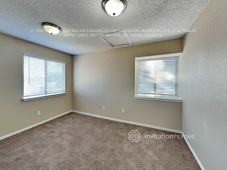 2032 Rochelle Ln — Photo 15