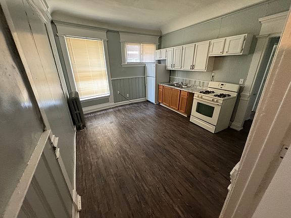 5th image of 428 W Bancroft St #2