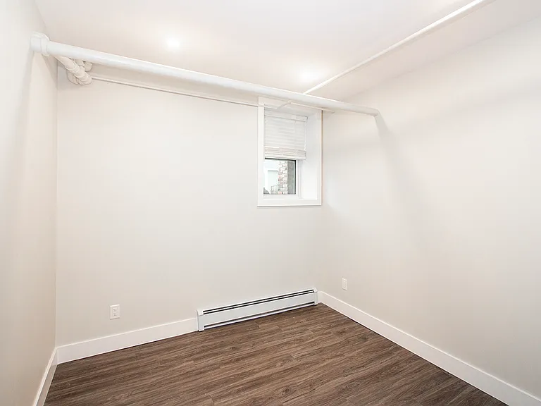 834 Grosvenor Ave #11 — Photo 11