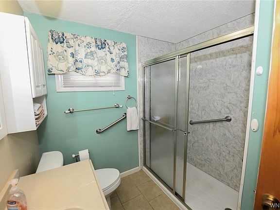 3rd image of 157 Neubauer Ct
