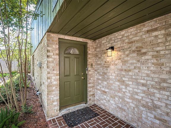 2nd image of 12118 Sugar Springs Dr