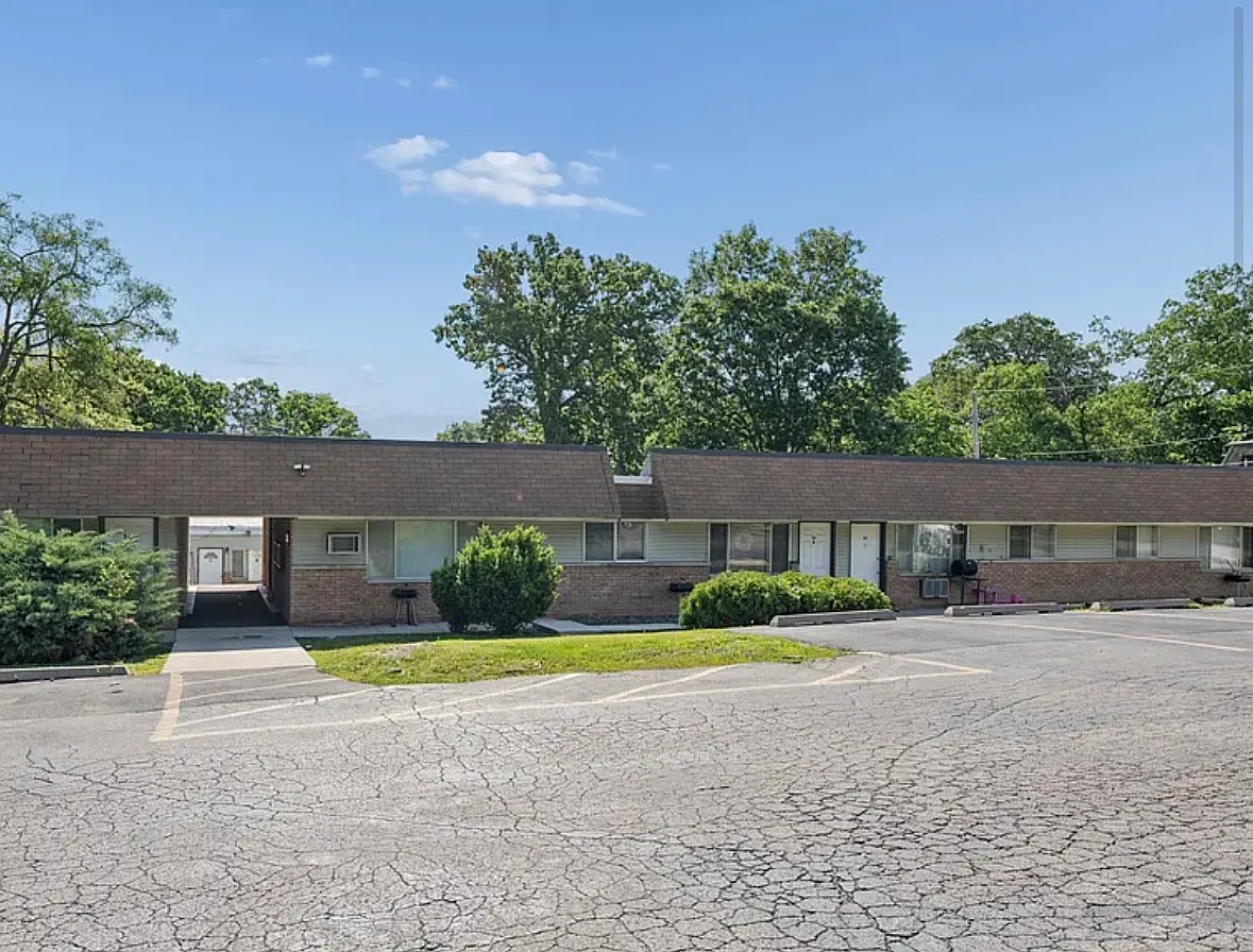 2 bed, 800 sqft, $1,450 — Photo 1