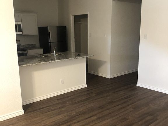 3rd image of 1105 Carlsberg Dr #B