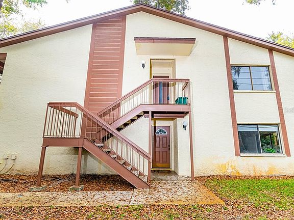 2nd image of 507 Longfellow Ct APT D