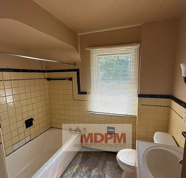 16566 Strathmoor St — Photo 4