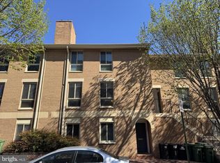 136 W Barre St #R, Baltimore, MD 21201