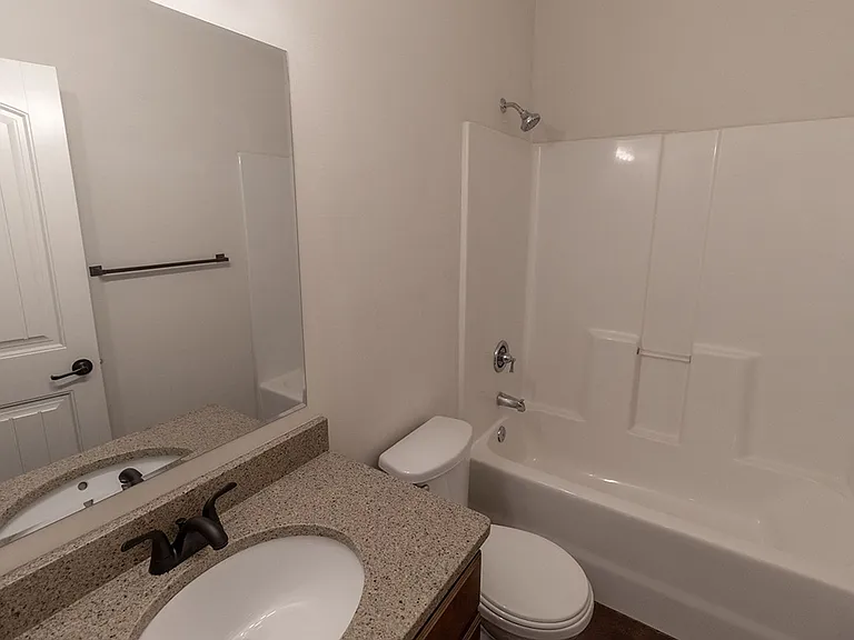 1413 Paris Rd — Photo 28