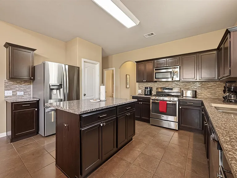 4502 Mallory Creek Dr — Photo 8