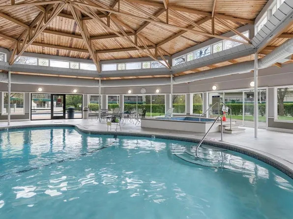 10411 Cedar Lake Rd APT 213, Minnetonka, MN 55305