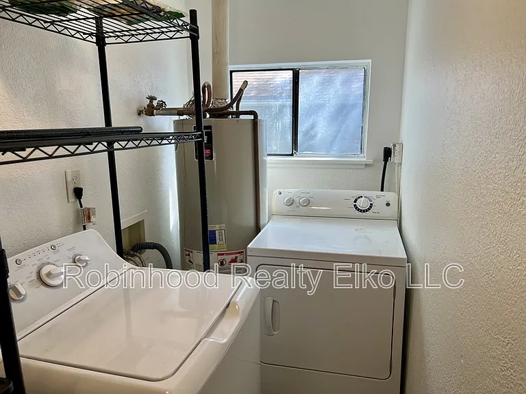 659 Elm St — Photo 8