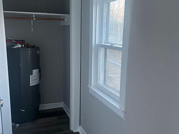 5th image of 2115 Mercer Ave NW