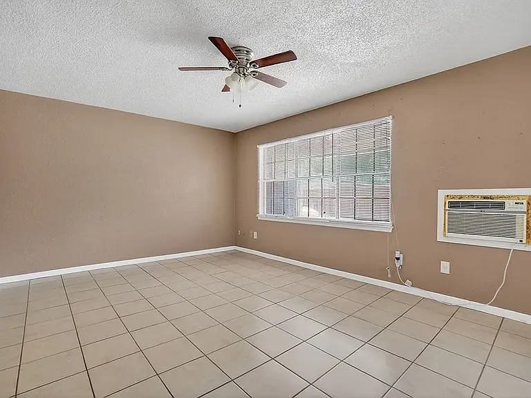 2615 Haynes Dr #B — Photo 24