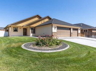 1523 Diamond Dr, West Richland, WA 99353