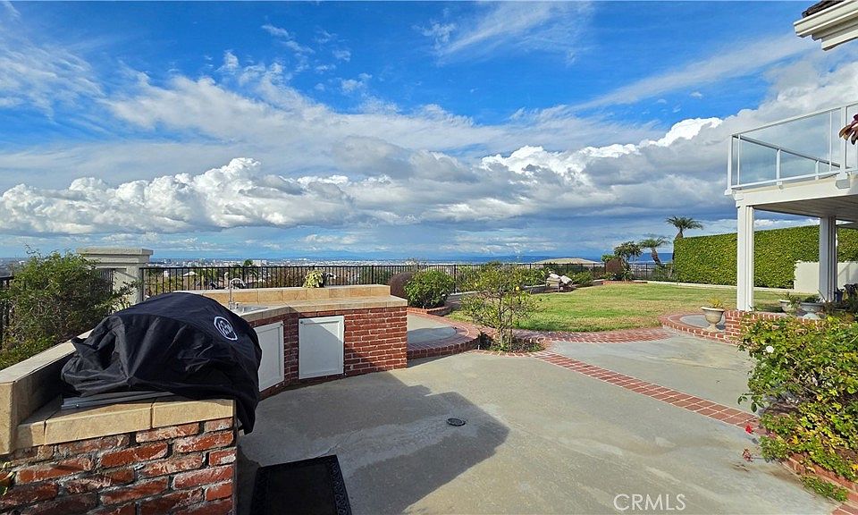 1st image of 8 Miranda