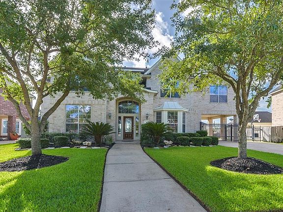 2nd image of 4011 Bell Hollow Ln