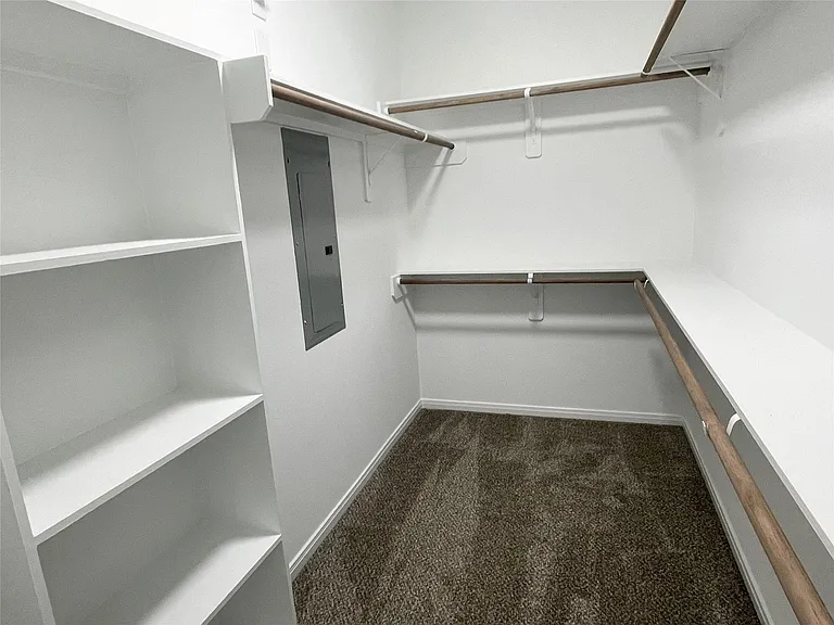 802 W Loop — Photo 17
