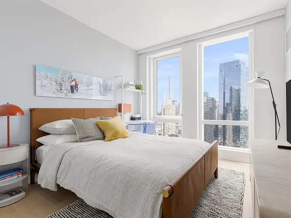 555 W 38th St, New York, NY