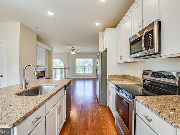 4th image of 70 Andrews Pl