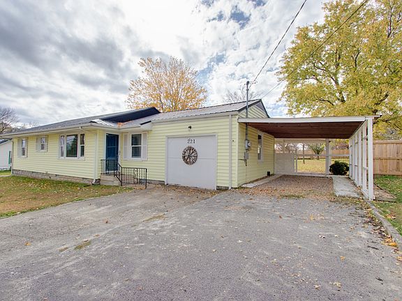 3rd image of 221 W Adams Ave