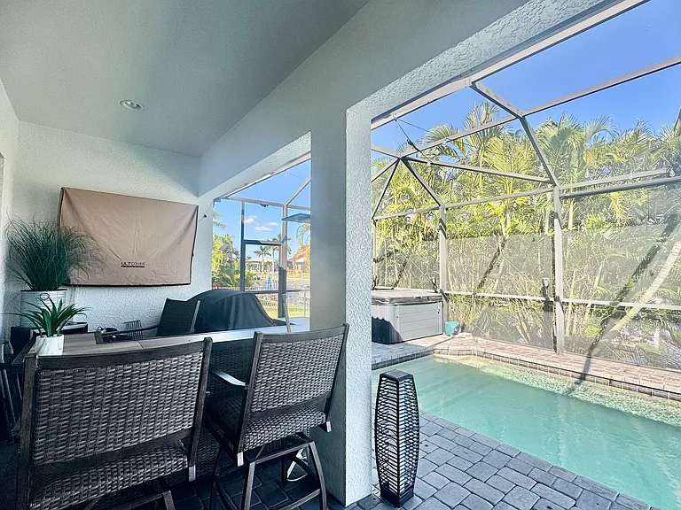 Barbecue Grill & Outdoor TV, Mini Fridge